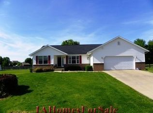 235 Coach St, Robins, IA 52328