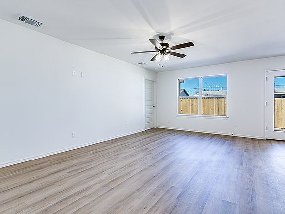 4th image of 2804 Coleman St