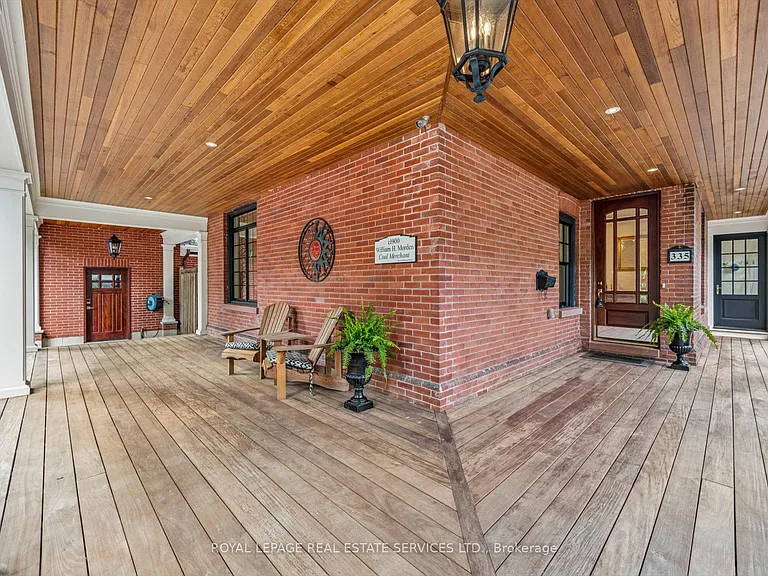 335 Lakeshore Rd W — Photo 7