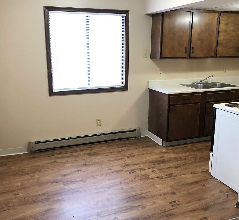 1st image of 3811 Sandhurst Dr APT 304
