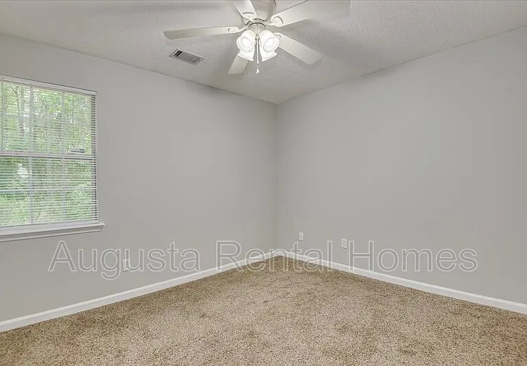 690 Monroe St — Photo 26