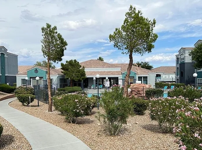 1 bed, 1.0 bath, 776 sqft, $1,195 — Photo 4