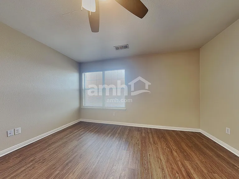 501 Hidden Dale Dr — Photo 8