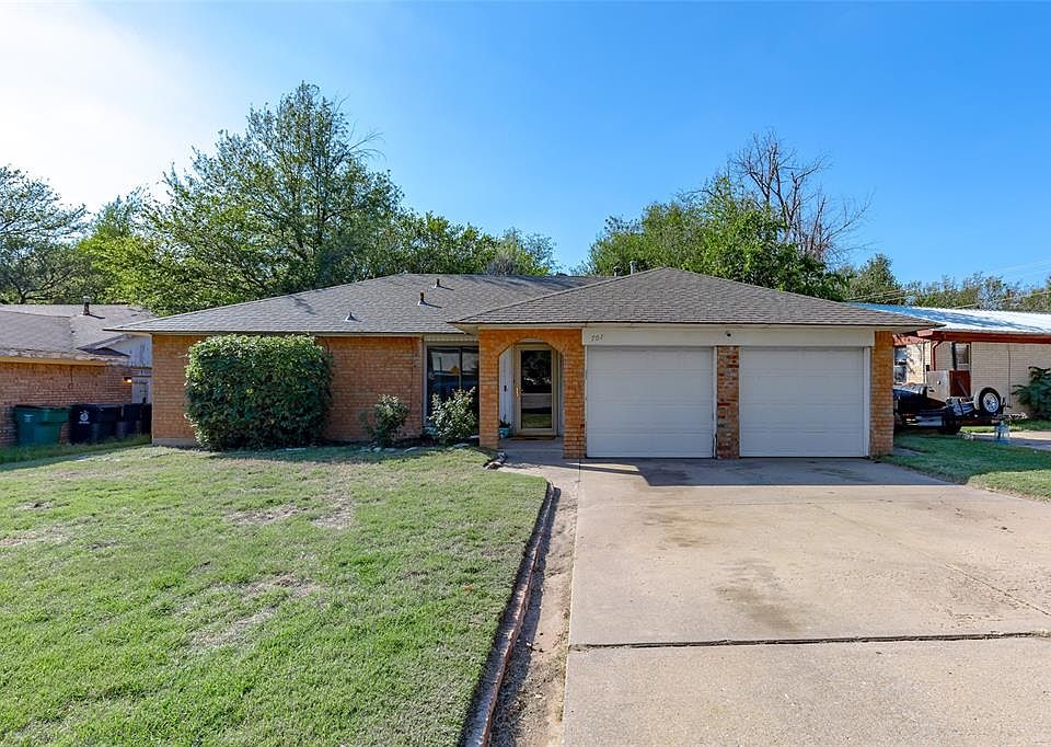 1st image of 701 Woodland Way