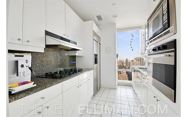 Rented by Douglas Elliman | media 4