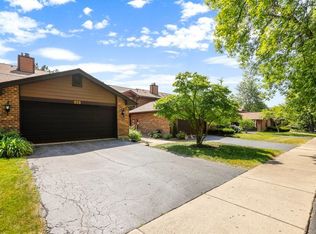 939 Indian Boundary Dr, Westmont, IL