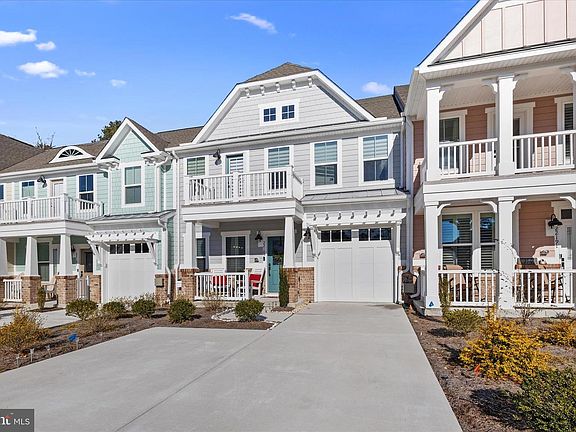 3rd image of 22189 Dune Cir