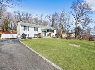 8 Morningside Ct, Ossining, NY 10562