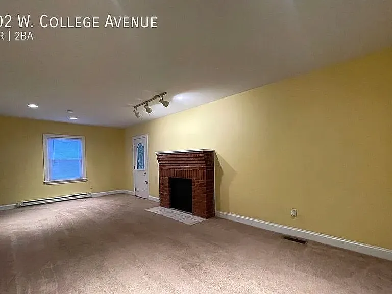 502 W College Ave — Photo 2