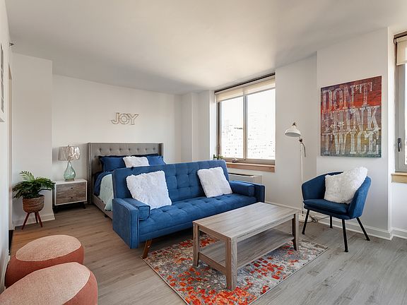 3rd image of 35 W 33rd St APT 25B