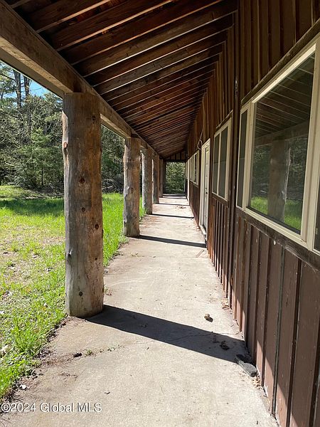 2nd image of 746a Howe Road