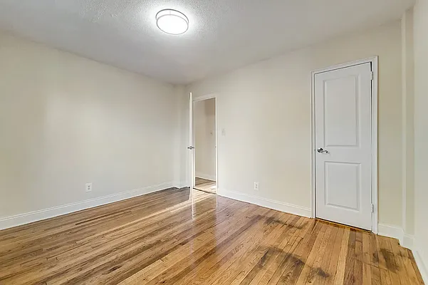 Rented by Revona Properties | media 12