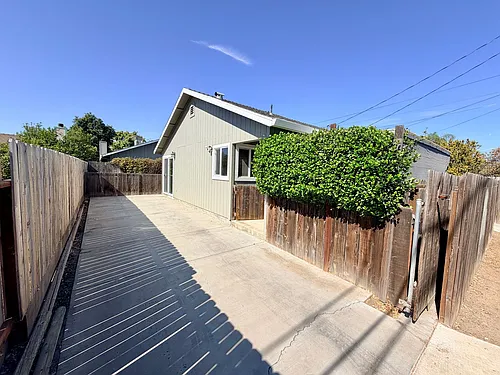 844 1/2 F St Photo 1 844 1/2 F St Photo 1