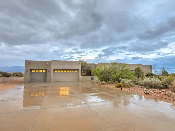 2204 Acapulco Rd NE, Rio Rancho, NM 87144