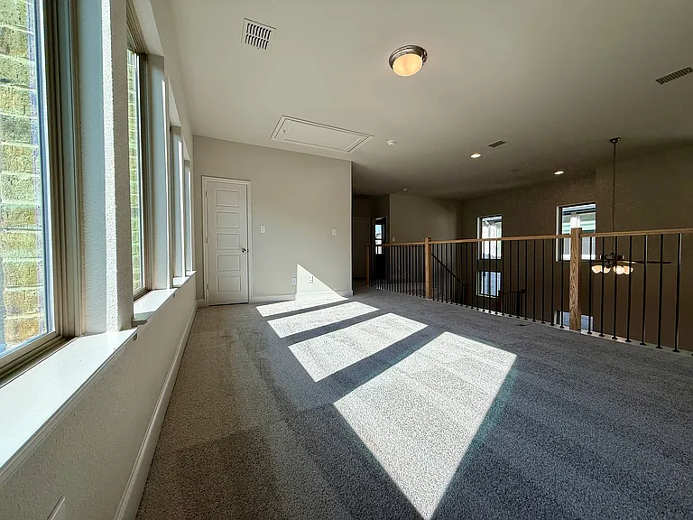1620 Victoria Pl — Photo 11