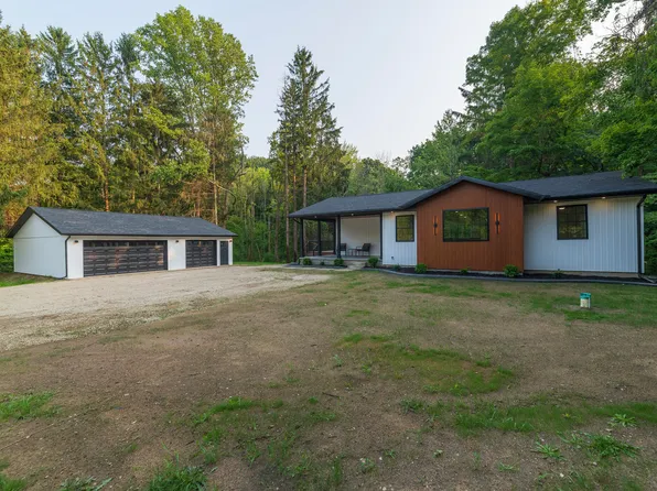 70765 M 43, South Haven, MI 49090