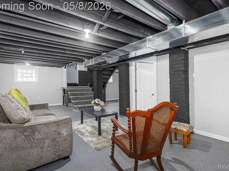 120 Woodland St — Photo 51