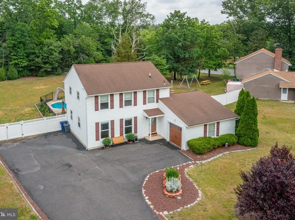 105 Oak Pines Blvd, Pemberton, NJ 08068