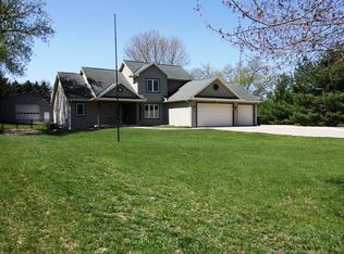 N9349 Knuteson Dr, Whitewater, WI 53190