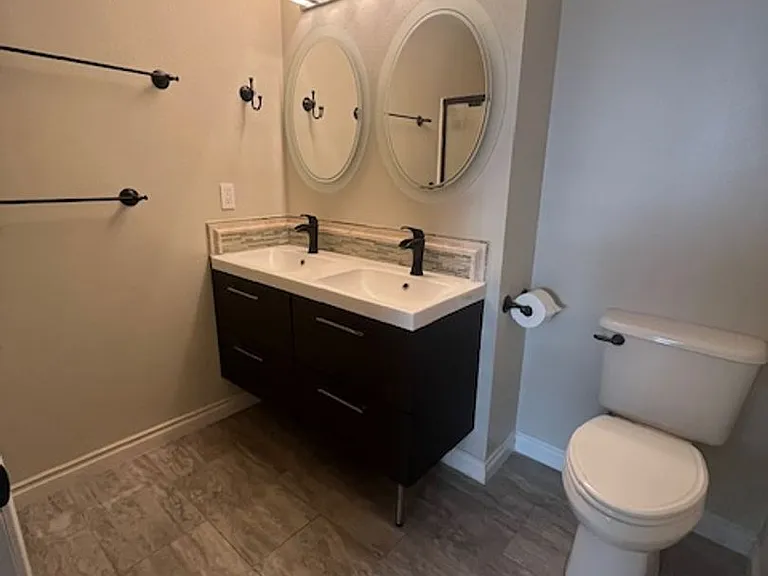 1060 SW View Crest Dr — Photo 8