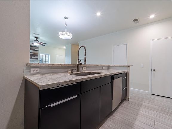 4th image of 7332 Regency Square Ct #7332