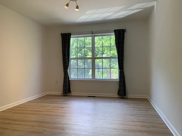 47 Hoover Ave — Photo 9