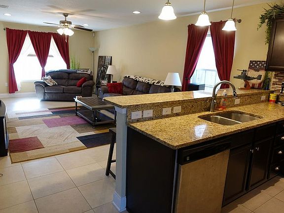 4th image of 870 Fairview Dr
