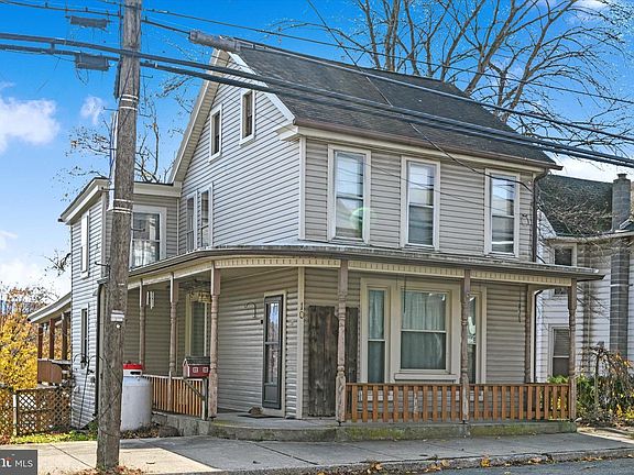 5th image of 10 E Grand Ave