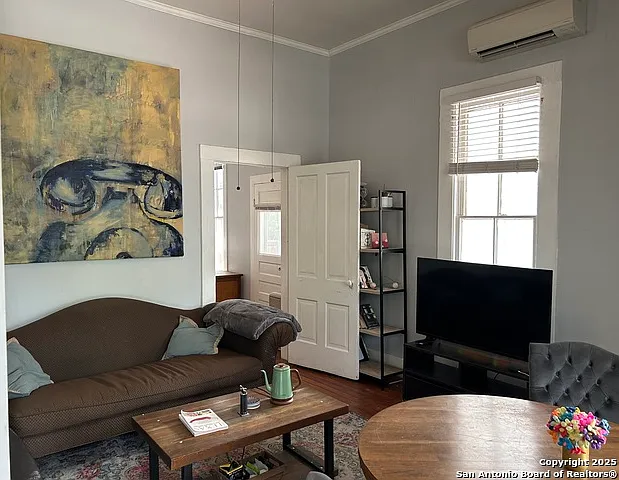 203 Devine St #2 — Photo 3