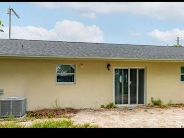403 NW 1st St