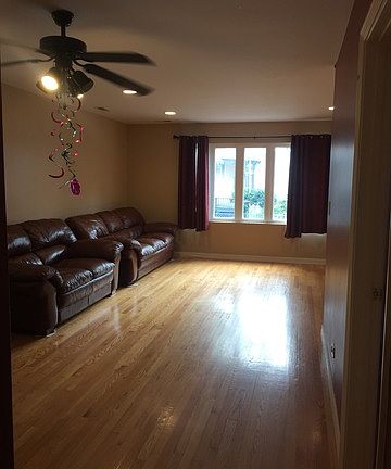 3rd image of 3056 N Avers Ave #1