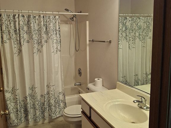 Main bathroom with pass through to bedroom 1