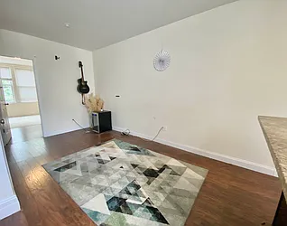 Rented by Papp Realty