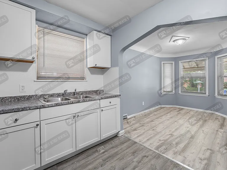 11268 Lakepointe St — Photo 10