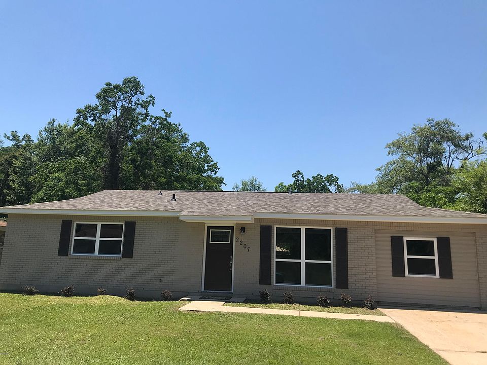 1st image of 2207 Woodside Dr