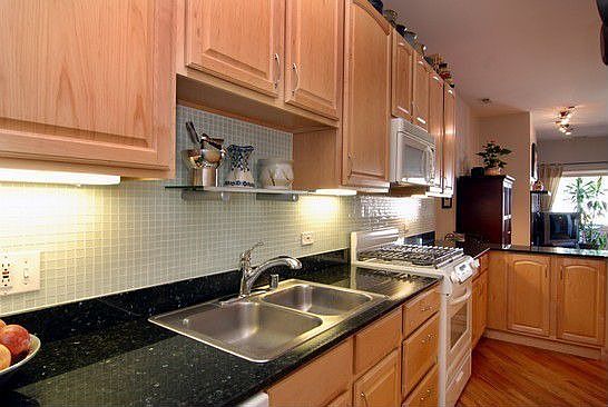 5th image of 1047 W Belmont Ave APT 2F