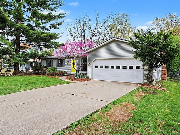 3rd image of 566 N Marshall Ave