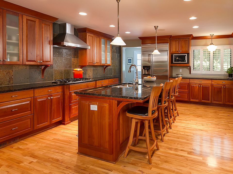 2nd image of 96 Woodland Cir