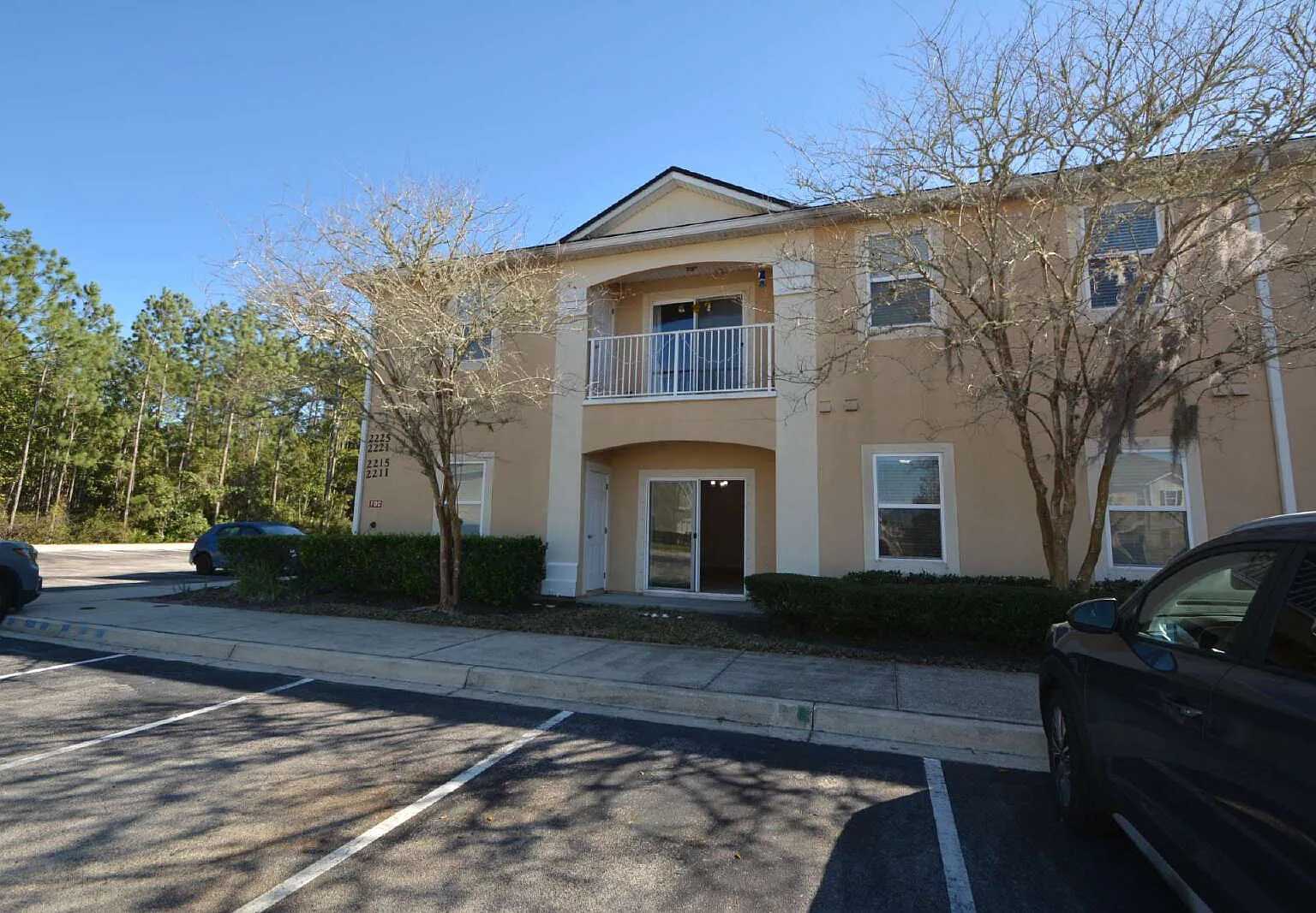 3 bed, 2.0 bath, 1157 sqft, $1,800 — Photo 1