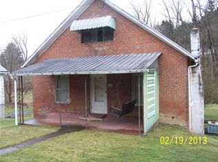 210 Sugar Run Rd, Waynesburg, PA 15370