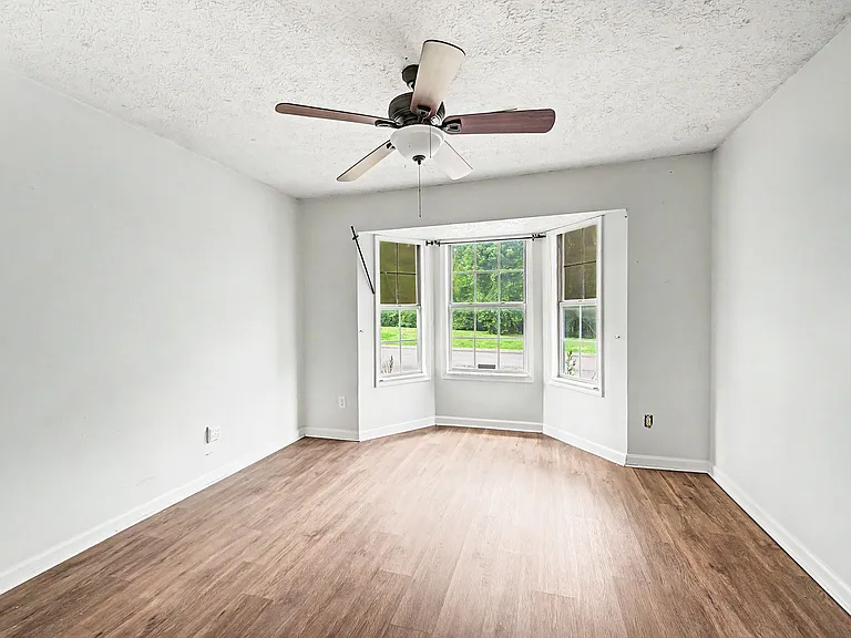614 Poplar Pl — Photo 17