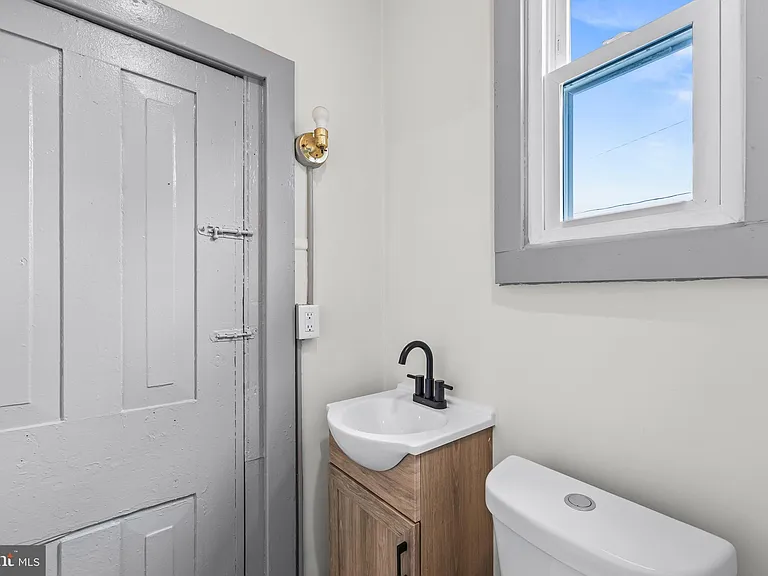 531 Walton St #4 — Photo 10
