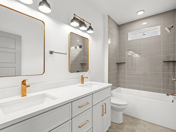 4th image of 168 Arbor Ridge Cir