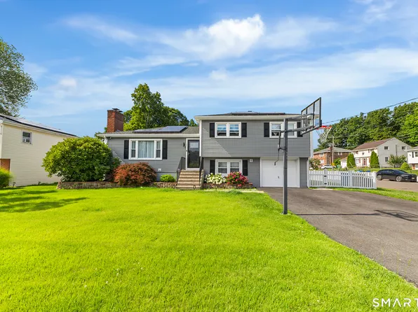 35 Wedgewood Drive, Waterbury, CT 06705