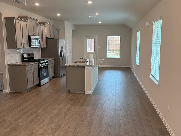 10213 Baron Dr — Photo 7