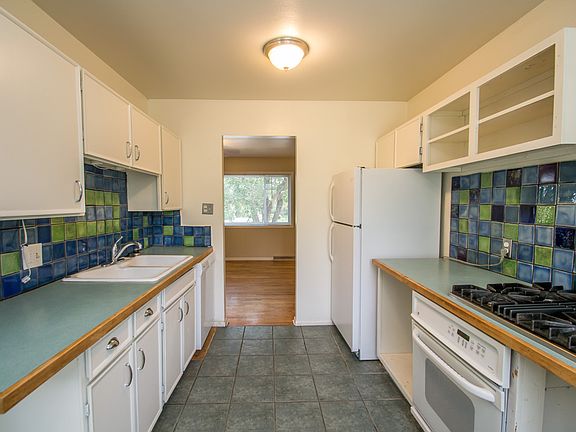 4666 Ingram Court Kitchen