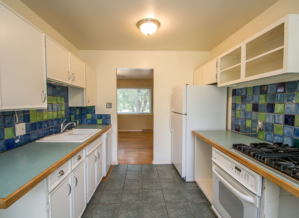 4666 Ingram Court Kitchen