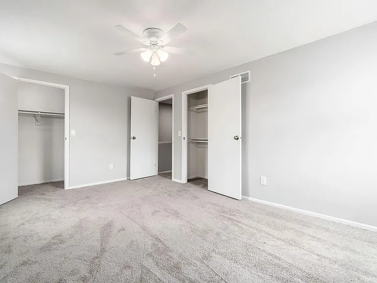 TOWNHOMES AT MCNAUGHTEN — Photo 16