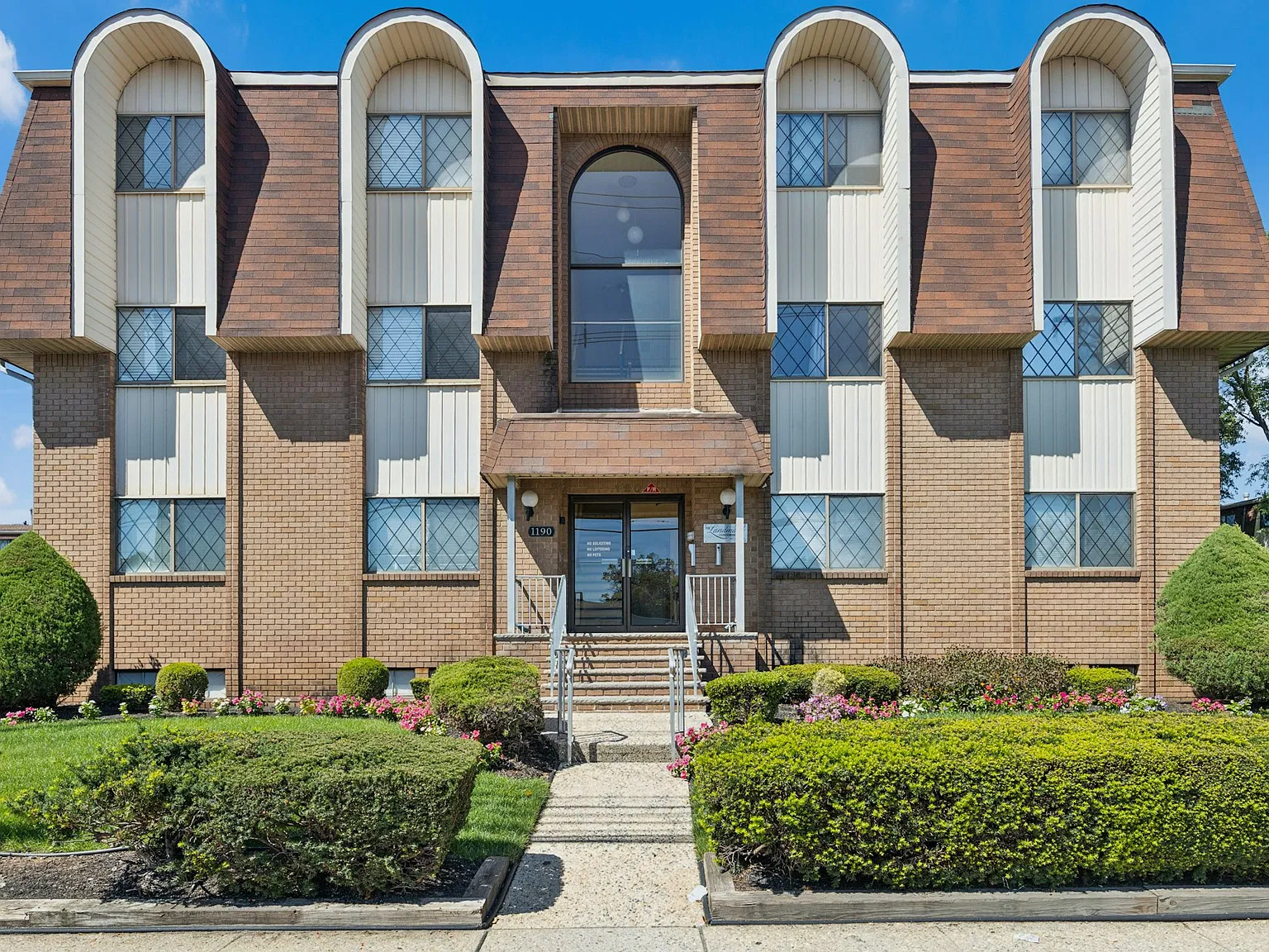 1150 W Saint George Ave — Photo 1
