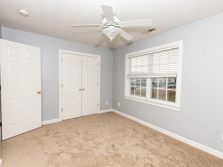 104 Streamwood Dr — Photo 13